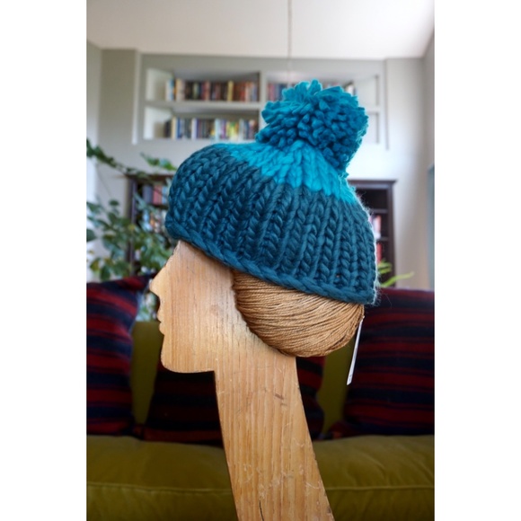 Free People Cozy Up Color Blocked Beanie Hat New - Picture 9 of 12